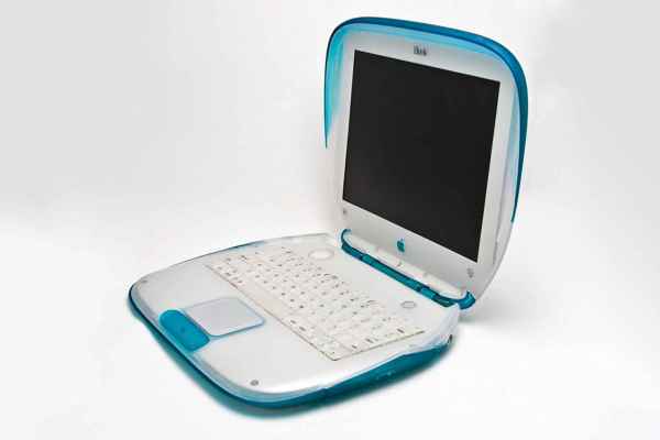 1999 - iBook Clamshell