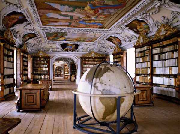 Kremsmünster Vakıf Kütüphanesi