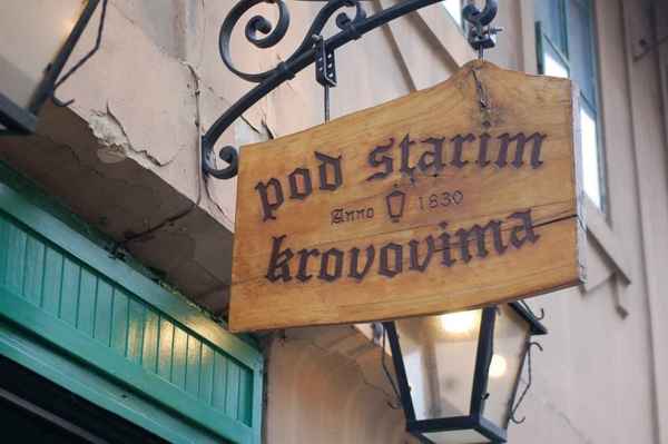 Pod Starim Krovovima, Zagreb, Hırvatistan
